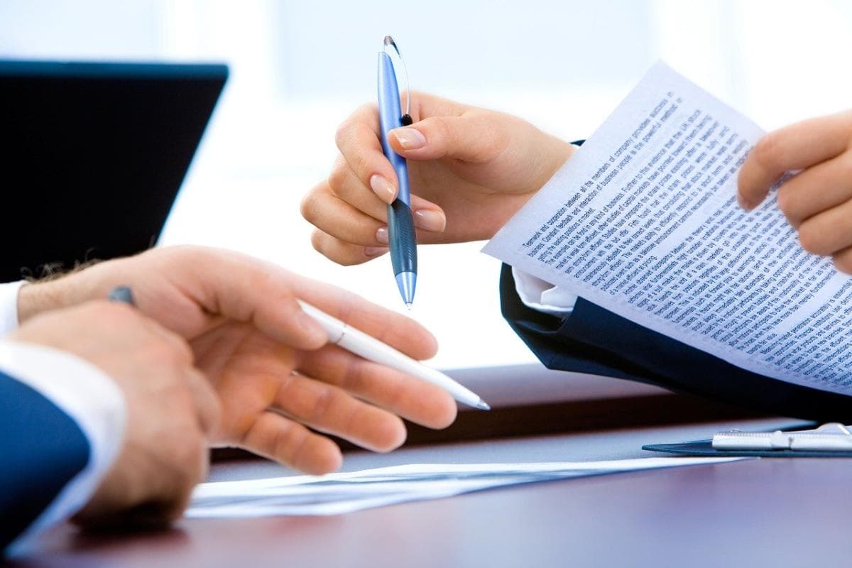 Need a Contract Reviewed? 3 Reasons Why You Should Speak With A Lawyer. (2026 Updated)