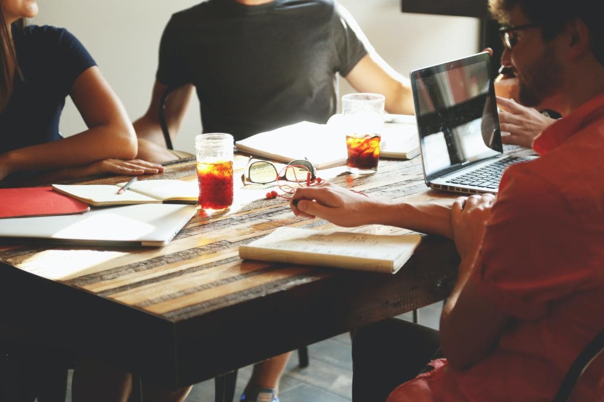 Share Sale vs Asset Sale: What’s The Best Path When Buying A Business? (2026 Updated)