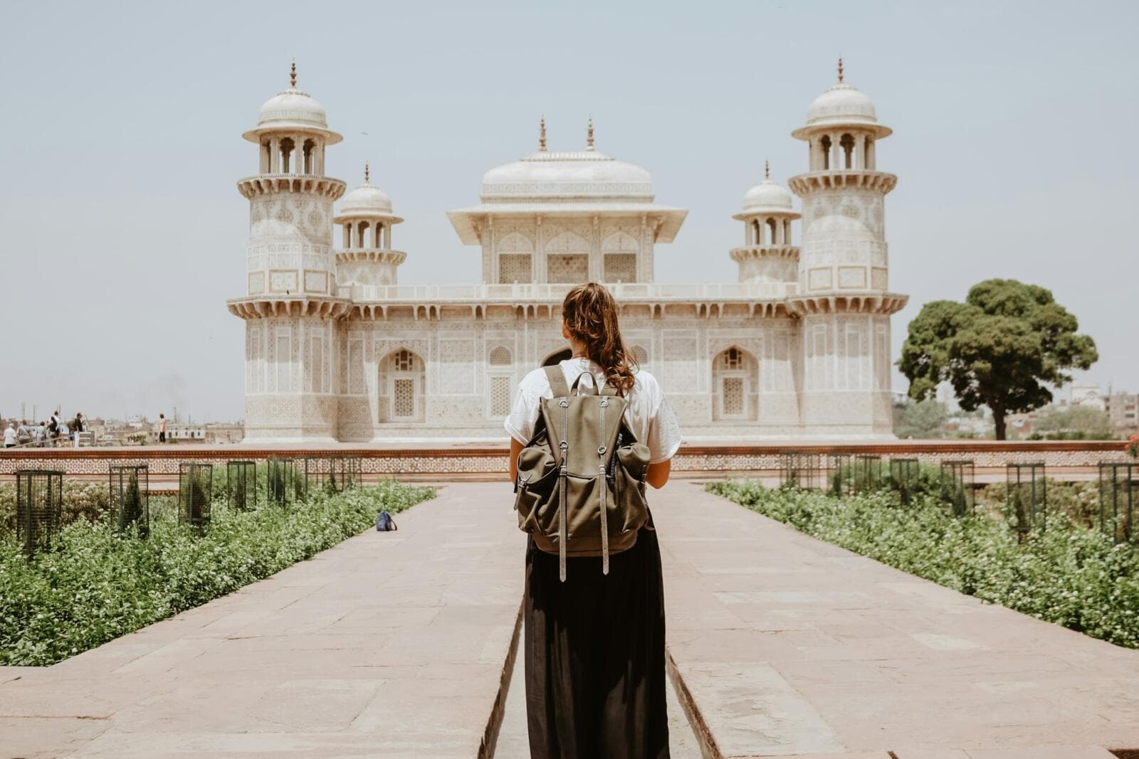 How To Start A Tour Guide Business In 2026
